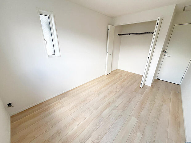 ☆各部屋大型収納完備☆子供部屋・主寝室にお好きにコーディネートしよう！！