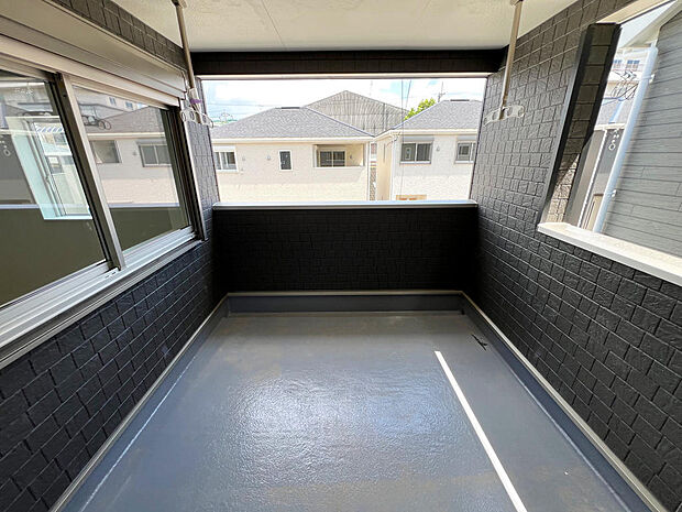 ☆インナーバルコニー☆テーブルを置いてティータイムもいいかも！雨の日も安心！！