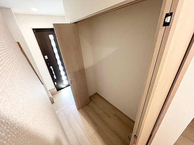 ☆1階☆廊下にある収納☆