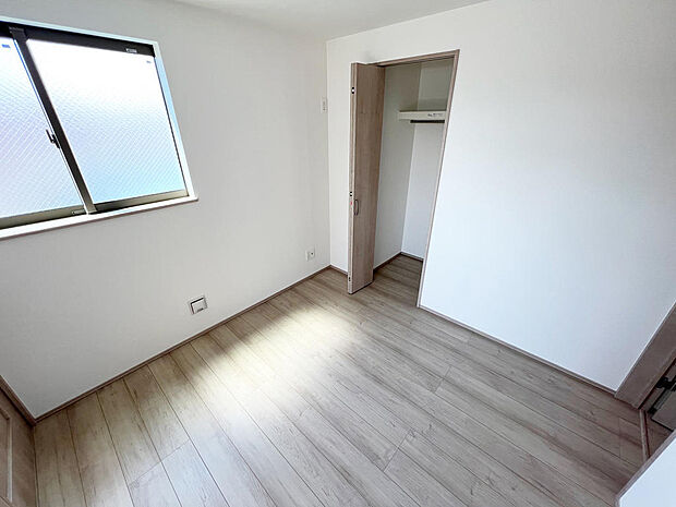 ☆各部屋大型収納完備☆子供部屋・主寝室にお好きにコーディネートしよう!!