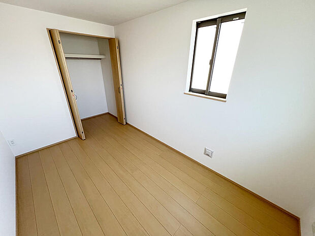 ☆各部屋大型収納完備☆子供部屋・主寝室にお好きにコーディネートしよう!!