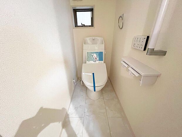 ☆ウレシイシャワートイレ☆1階・2階に完備!パパとのトイレ争いに終止符!!