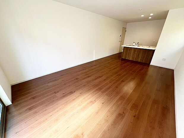 ☆大変明るいリビング☆広々した空間で家族との大切な時間をお過ごしください！！