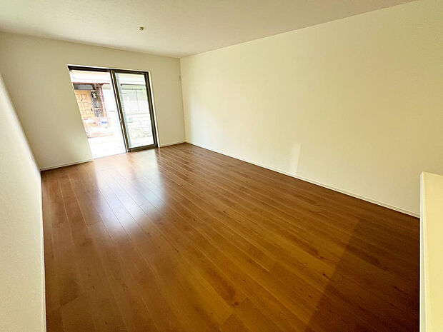 ☆大変明るいリビング☆広々した空間で家族との大切な時間をお過ごしください！！