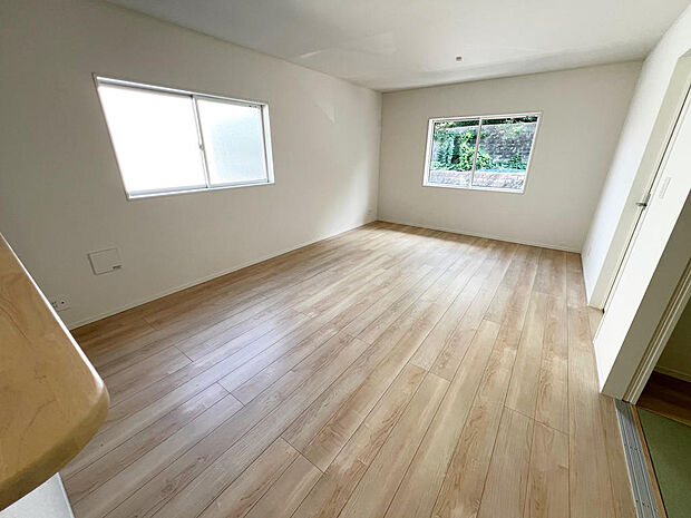 ☆大変明るいリビング☆広々した空間で家族との大切な時間をお過ごしください！！