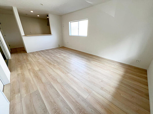 ☆大変明るいリビング☆広々した空間で家族との大切な時間をお過ごしください！！