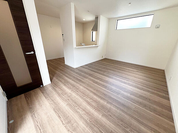 ☆大変明るいリビング☆広々した空間で家族との大切な時間をお過ごしください！！