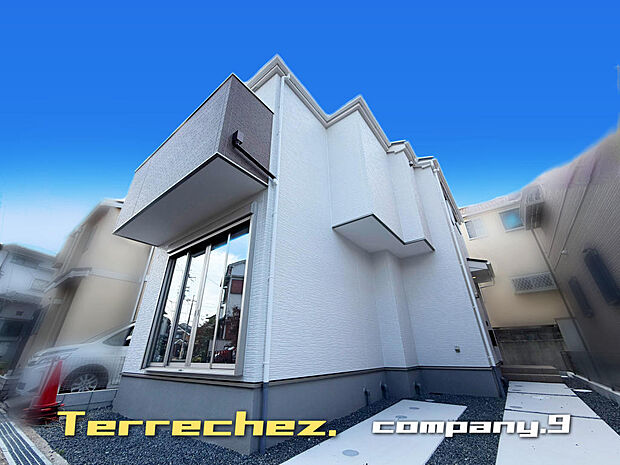 ☆現地外観写真☆Terrechez☆ZEH水準省エネ住宅☆ほっこりとした街並☆土地27坪☆「長尾駅」徒歩10分☆買物施設が充実☆家事動線良好☆リビング階段☆食洗機☆前道4.6ｍ☆
