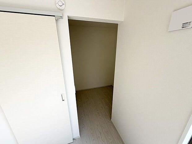 ☆ウォークインクローゼット☆テレワーク・趣味部屋でも!!