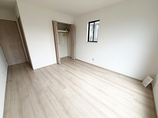 ☆各部屋大型収納完備☆子供部屋・主寝室にお好きにコーディネートしよう!!
