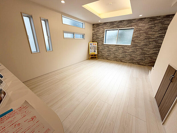 ☆大変明るいリビング☆広々した空間で家族との大切な時間をお過ごしください！！