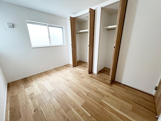 ☆各部屋大型収納完備☆子供部屋・主寝室にお好きにコーディネートしよう！！