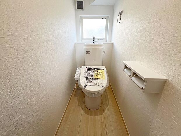 ☆ウレシイシャワートイレ☆1階・2階に完備！パパとのトイレ争いに終止符！！