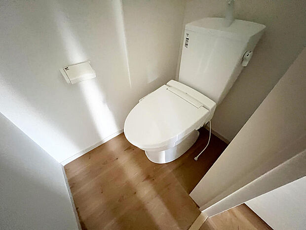 ☆ウレシイシャワートイレ☆1階・2階に完備！パパとのトイレ争いに終止符！！