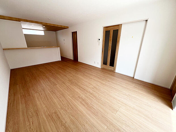 ☆大変明るいリビング☆広々した空間で家族との大切な時間をお過ごしください！！