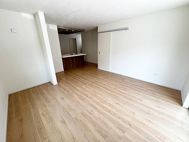 ☆大変明るいリビング☆広々した空間で家族との大切な時間をお過ごしください！！