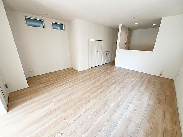 ☆大変明るいリビング☆広々した空間で家族との大切な時間をお過ごしください！！