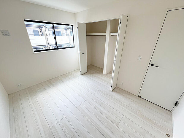 ☆各部屋大型収納完備☆子供部屋・主寝室にお好きにコーディネートしよう！！