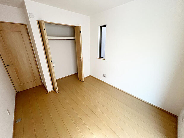 ☆１階☆各部屋大型収納完備☆子供部屋・主寝室にお好きにコーディネートしよう！！