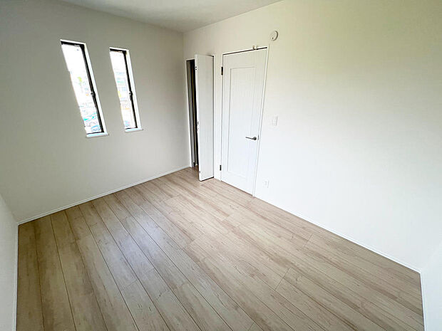 ☆各部屋大型収納完備☆子供部屋・主寝室にお好きにコーディネートしよう！！