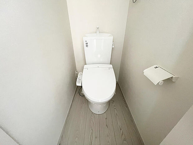 ☆ウレシイシャワートイレ☆1階・2階に完備！パパとのトイレ争いに終止符！！