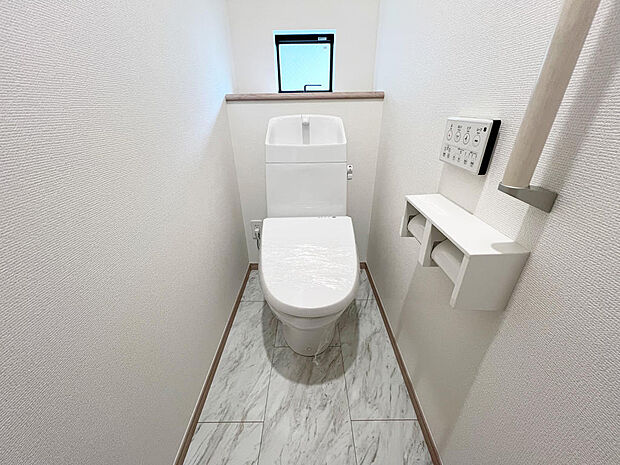 ☆ウレシイシャワートイレ☆1階・2階に完備！パパとのトイレ争いに終止符！！