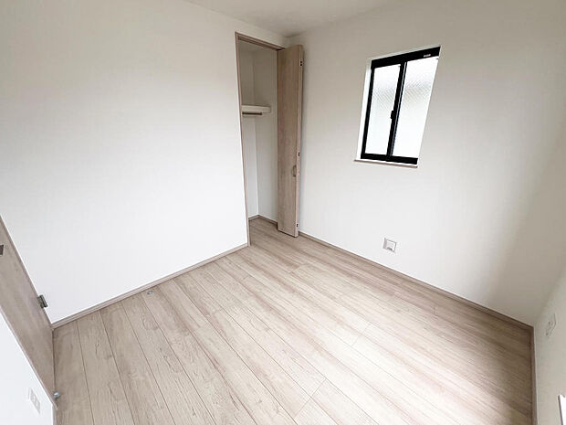 ☆各部屋大型収納完備☆子供部屋・主寝室にお好きにコーディネートしよう！！