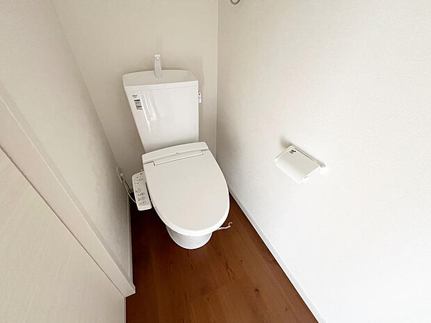 ☆ウレシイシャワートイレ☆1階・2階に完備！パパとのトイレ争いに終止符！！