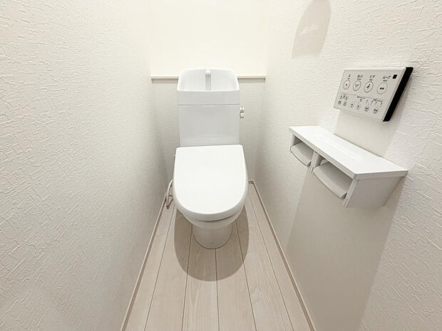 ☆ウレシイシャワートイレ☆1階・2階に完備！パパとのトイレ争いに終止符！！