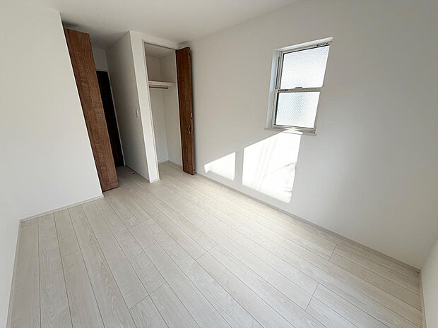 ☆各部屋大型収納完備☆子供部屋・主寝室にお好きにコーディネートしよう！！