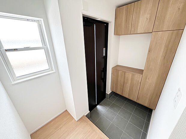 ☆大型シューズクローゼットがあります☆便利です!!