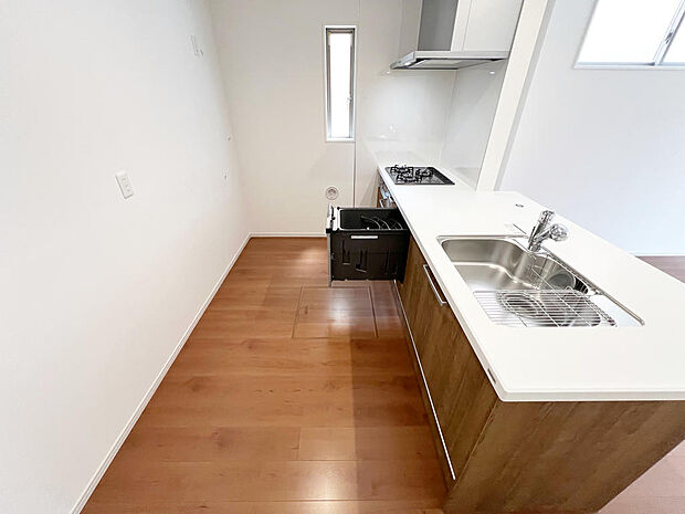 ☆大型のシステムキッチン☆対面式ですので家族と会話しながら楽しくクッキング!!