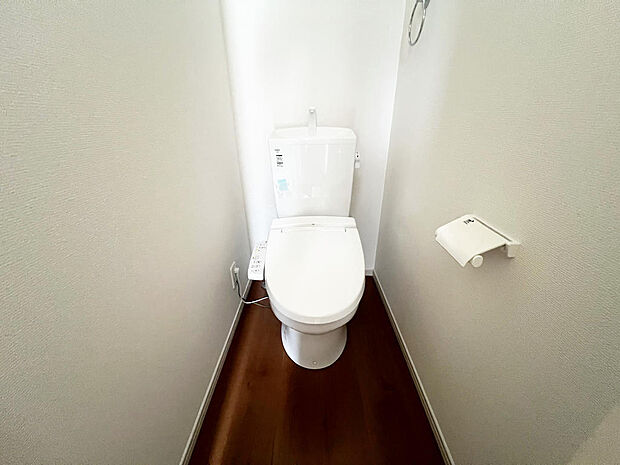 ☆ウレシイシャワートイレ☆1階・2階に完備!パパとのトイレ争いに終止符!!