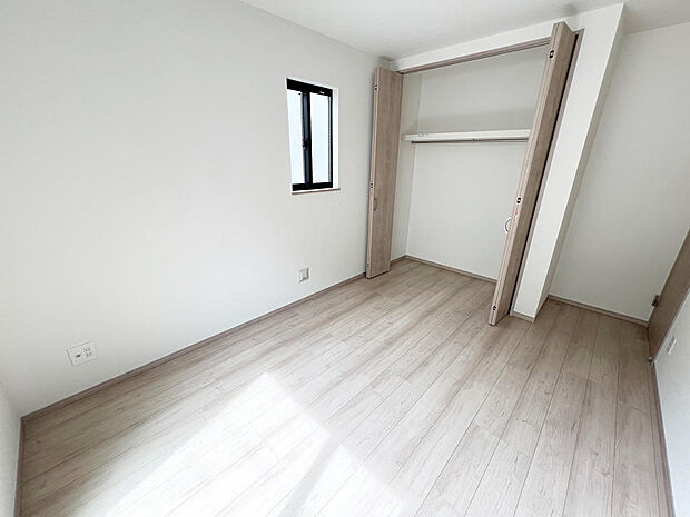 ☆各部屋大型収納完備☆子供部屋・主寝室にお好きにコーディネートしよう!!