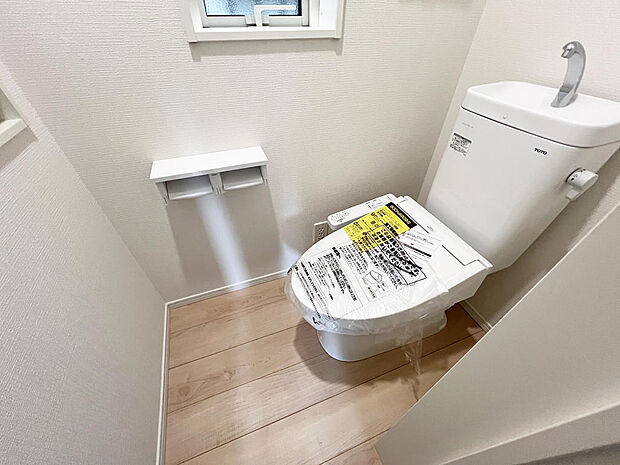 ☆ウレシイシャワートイレ☆1階・2階に完備!パパとのトイレ争いに終止符!!