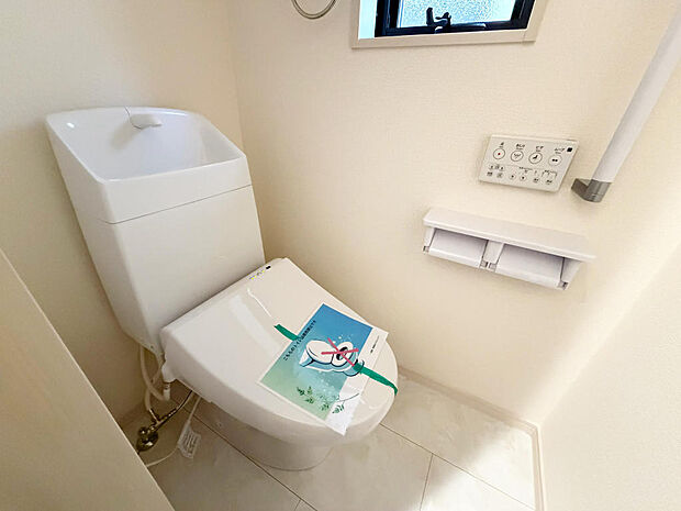 ☆ウレシイシャワートイレ☆1階・2階に完備!パパとのトイレ争いに終止符!!
