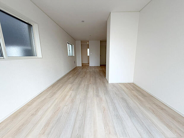 ☆大変明るいリビング☆広々した空間で家族との大切な時間をお過ごしください!!