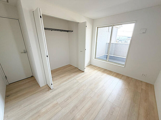 ☆各部屋大型収納完備☆子供部屋・主寝室にお好きにコーディネートしよう!!