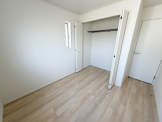 ☆各部屋大型収納完備☆子供部屋・主寝室にお好きにコーディネートしよう!!