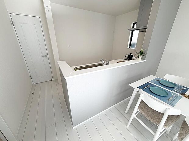 ☆大型のシステムキッチン☆対面式ですので家族と会話しながら楽しくクッキング!!