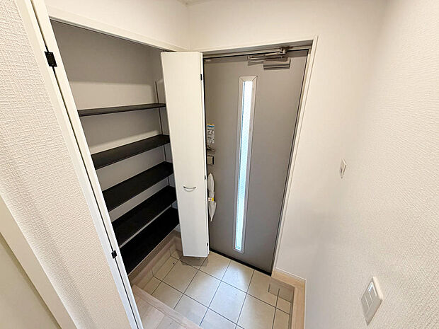 ☆大型シューズクローゼットがあります☆便利です！！