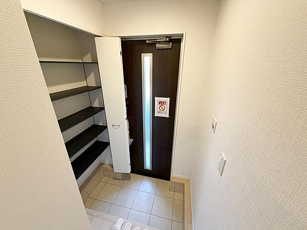 ☆大型シューズクローゼットがあります☆便利です！！