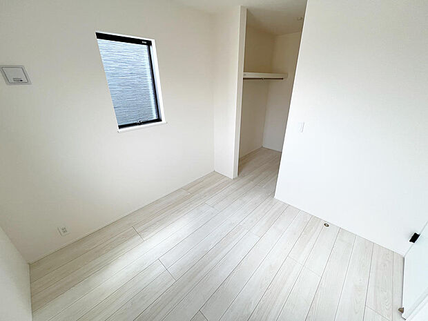 ☆各部屋大型収納完備☆子供部屋・主寝室にお好きにコーディネートしよう！！