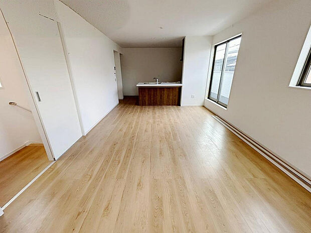 ☆大変明るいリビング☆広々した空間で家族との大切な時間をお過ごしください！！