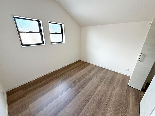 ☆各部屋大型収納完備☆子供部屋・主寝室にお好きにコーディネートしよう！！