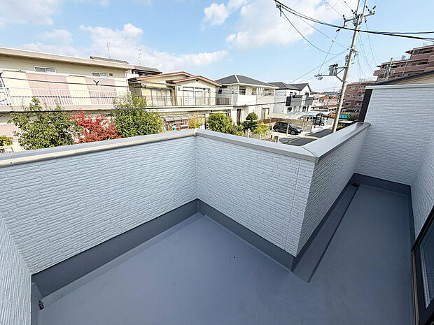 ☆北面広々としたバルコニー☆