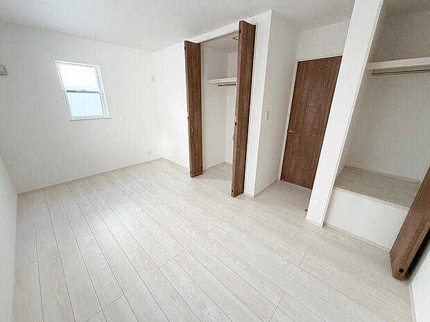 ☆各部屋大型収納完備☆子供部屋・主寝室にお好きにコーディネートしよう！！