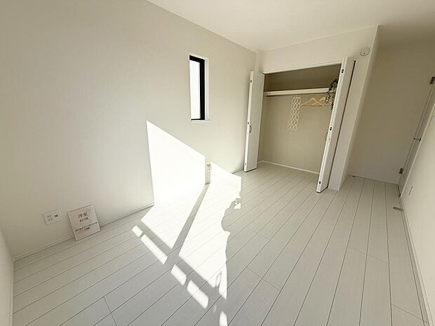 ☆各部屋大型収納完備☆子供部屋・主寝室にお好きにコーディネートしよう！！