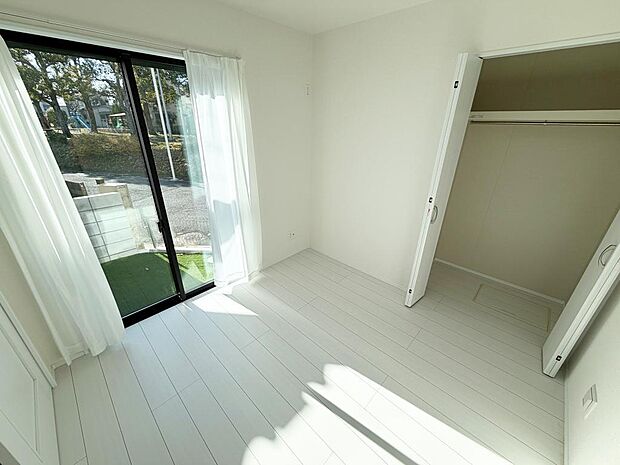 ☆１階☆各部屋大型収納完備☆子供部屋・主寝室にお好きにコーディネートしよう！！