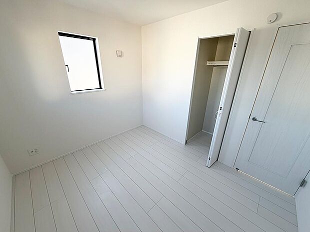 ☆各部屋大型収納完備☆子供部屋・主寝室にお好きにコーディネートしよう！！